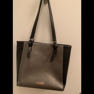 Beautiful, versatile shoulder bag - Jones New York